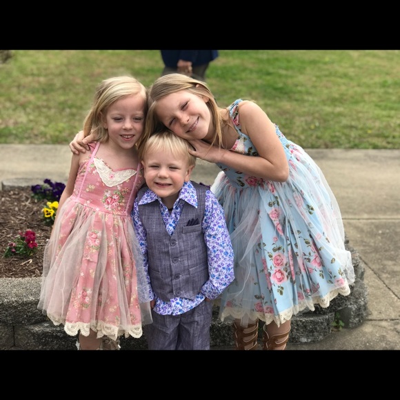 🌺 Meet your Posher 🌺 - Picture 10 of 12